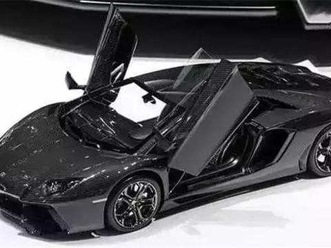 全球最贵车模，黄金布加迪：2000万、镶钻兰博：1700万