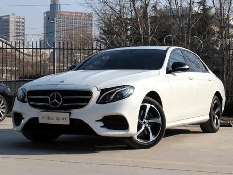 奔驰E级这次坐不住了，对手车内三块屏幕立体雕刻，35万起要大卖