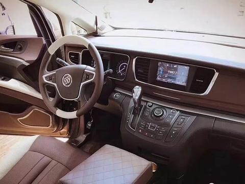 别克GL8升级米咖色经典内饰，最满意的是舒适度