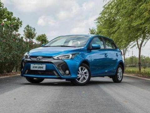 油耗仅4L, 颜值完爆朗逸, 带全景天窗才卖6万！！