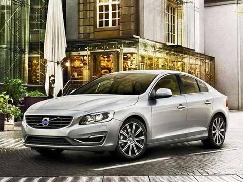 25万轴距近3米，配8AT变速箱310马力，高冷颜值不输BBA