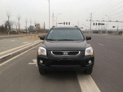 花6万买辆起亚狮跑代步，当打开车后门的那一刻，整个人呆住了