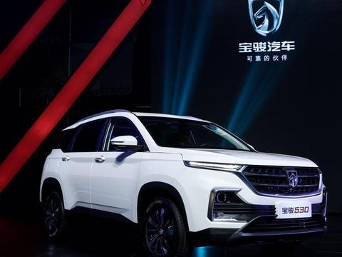 带T，后排宽度近1米，这款SUV的起售价却只要7.58万元！