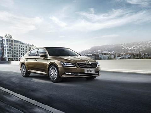 正统德系车，7秒破百，比迈腾漂亮，内饰前卫科幻，12W得抢着买