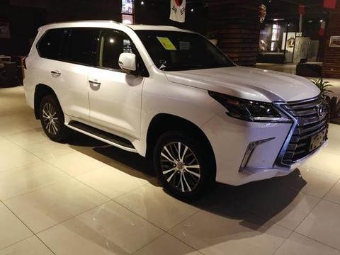 LX570全方位使用了高档皮质和优质实木,138万预售!