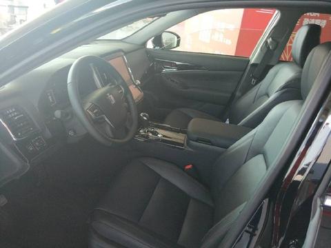 情怀延续 到店拍2018小改款丰田皇冠