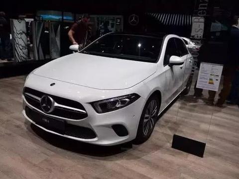 全新奔驰A级日内瓦车展正式亮相，23万起售直怼新款宝马1系