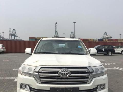 18款兰德酷路泽4000 GXR 双差版强悍越野性能 翻山越岭如履平地