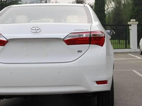 小姨刚刚买了速腾，看我开这车回来，悔得肠子都青了！