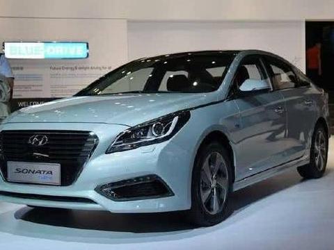 最厚道合资B级车，上市就降6万，比迈腾有气质14万就配独立悬架