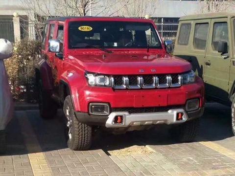 外观不输牧马人，内饰堪比奔驰，最新款北京40L实车曝光