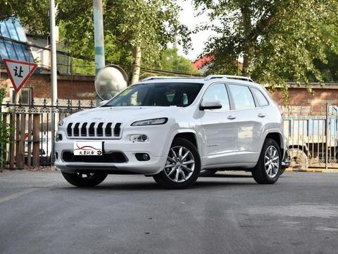 2.4L+四驱, 配备全景天窗和真皮座椅, 户外四驱越野能力杠杆的