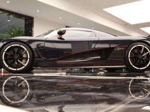 万达游乐城开业, 顶级超跑助阵, 这辆比威航还要贵好几百万