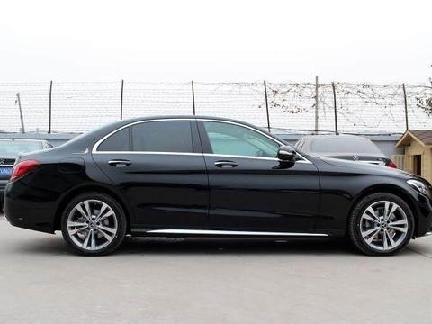 这车上市之初, 超越宝马和奥迪, 如今中期改款, 30万颜值无对手!