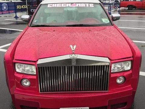 外国车主7万改装一辆克莱斯勒，外观堪比劳斯莱斯，网友：丑拒！