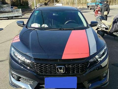 小伙花15.8万买辆本田思域，朋友坦言：开在路上一般人不敢超他车