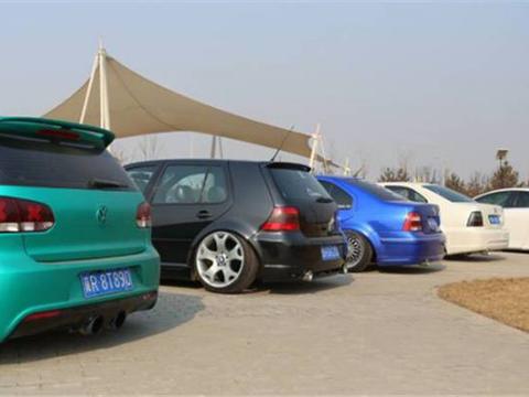 在这个小镇中，20岁年轻人都开改装车，思域会被爆改成超跑！