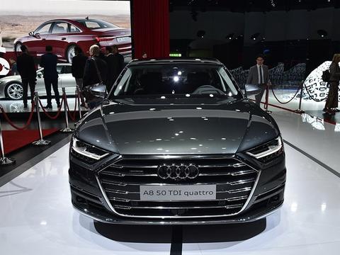 全新豪车即将上市，百公里加速5秒，搭配7块液晶大屏！