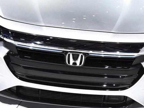 本田又出爆款，油耗4L，颜值秒思域，20万放弃阿特兹！