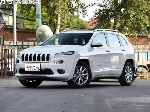 2.4L 四驱,配全景天窗和真皮座椅,户外四驱越野能力杠杆的