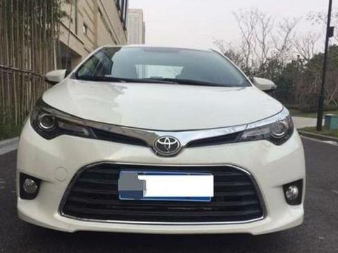 花9万买辆丰田雷凌代步，当打开后车门的时候，整个人呆住了