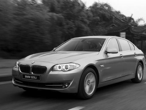 528Li的“情怀”被现实打败！外观不输百万级宝马，却跌破45万