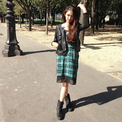 章泽天微博晒豪宅照,打扮的像个小姑娘,网友:脚