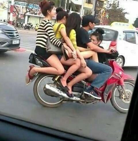 刚上大学那会学校军训,要求所有男生都要把头