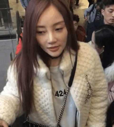 李小璐带火18年第一个网络用语:做头发去了