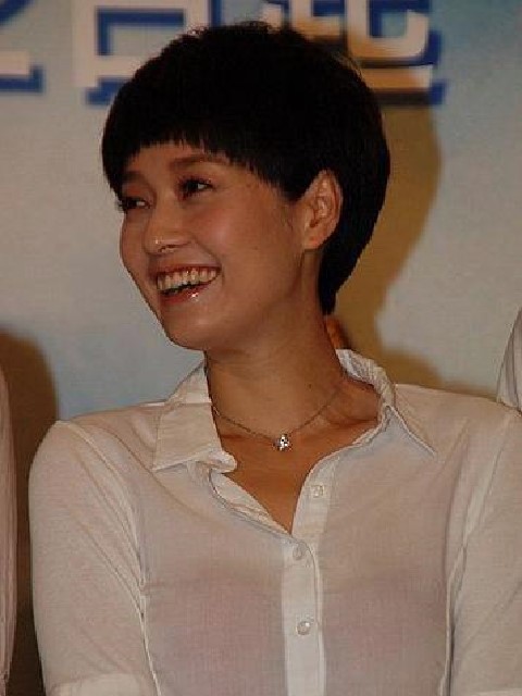 娱乐圈"平胸"却很红的6大女星,网友"小馒头"也有很多人爱!