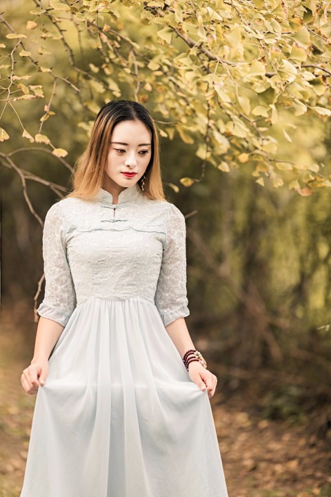 人像摄影:深秋长裙美女写真