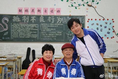 “激吻门”后王大治再婚喜当爹，网友：潘粤明也该和董洁“复婚”