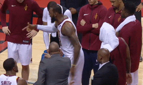 詹姆斯情绪失控狂喷泰伦卢 后者的回复耐人寻味