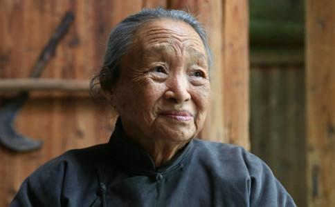 “关东第一老太” 屏幕母亲去世, 追悼会千人为这位老艺术家送行