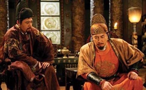 从什么时候开始皇帝上朝需要官员下跪?下跪原因何在？