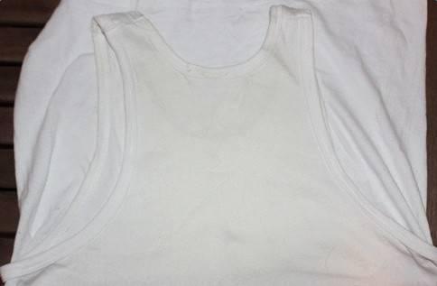 白衣服发黄千万别扔 把这厨房调料倒进水里一起洗 比