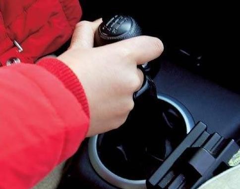 你的车出现这七大征兆，赶紧检查变速箱