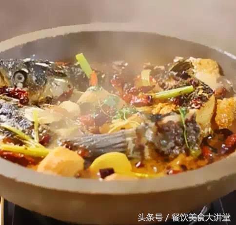 石锅烤鲈鱼