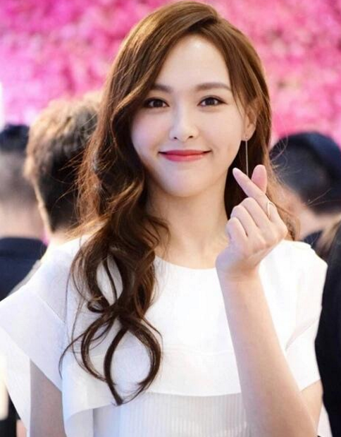 唐嫣过安检穿衣服近照 网友:我的天啊实在太美了!!