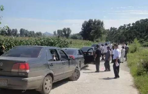 中国农村相亲,一个姑娘几个男人追,现在取媳妇