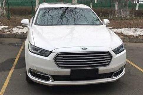 福特金牛，脚踩大众新迈腾，如今降价5万，只为怼懵哈弗！