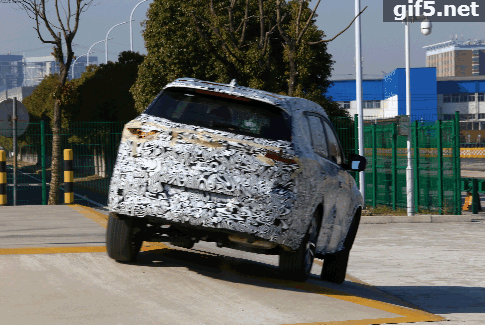 奇瑞全新SUV T18动态测试谍照曝光,轴距更大,上半年上市