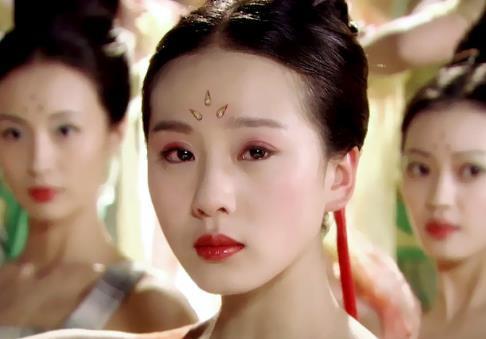 女星花钿妆容排行榜:赵丽颖过妖娆，迪丽热巴最深情，谁最惊艳?