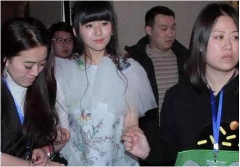杨丽萍放弃了对小彩旗培养，变坏的她真太令人失望？