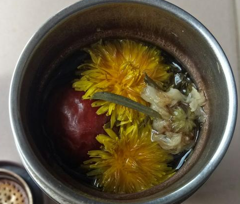 蒲公英别直接泡水喝!和它们一起泡,女人常喝