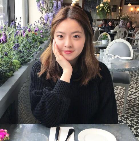 白富美闺蜜，华谊千金王文也生日，耀莱千金美合晒亲密照为其庆生