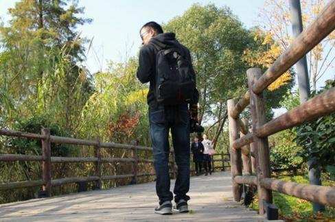 新婚妻子是酒店保洁员, 她每月收入上万块, 一条