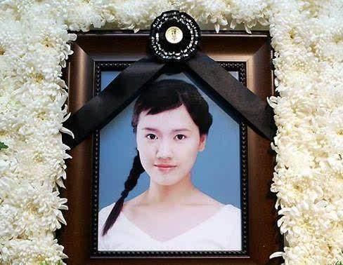 《蓝色生死恋》两位小童星，如今一个已去世一个面临截肢