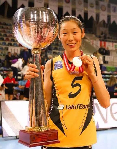 获得了美国著名排球网站volleywood的2017最具人气女排运动员奖,而