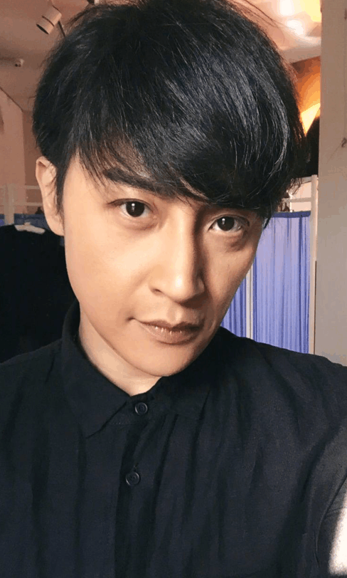陈志朋染回黑色头发, 恢复正常后不敢相信他已经47岁了